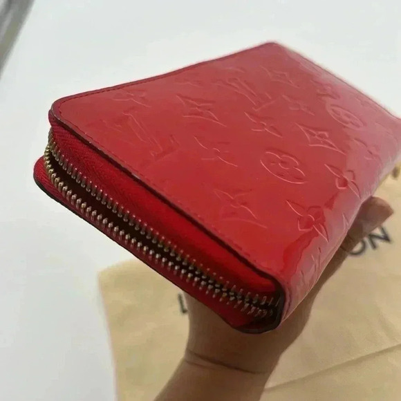 Louis Vuitton Zippy Vernis with FREE ENTRUPY COA - Picture 8 of 16